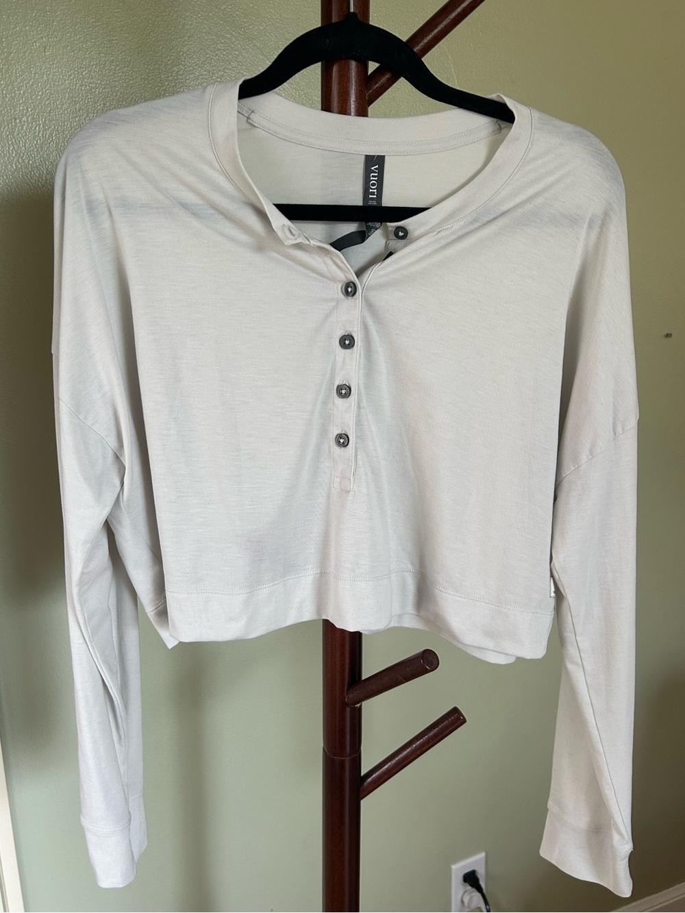 Vuori Women's Oversized Long-Sleeve Henley Crop Top Off White M